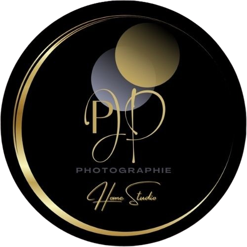 Logo PJP-Photographie noir et rond Portrait séance photo de grossesse Floriane